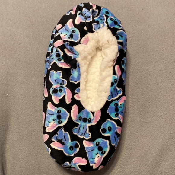 Disney Fuzzy Babba Slipper Socks - Picture 2 of 2